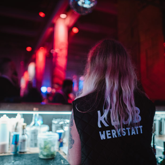 Night manager klub-werkstatt bar